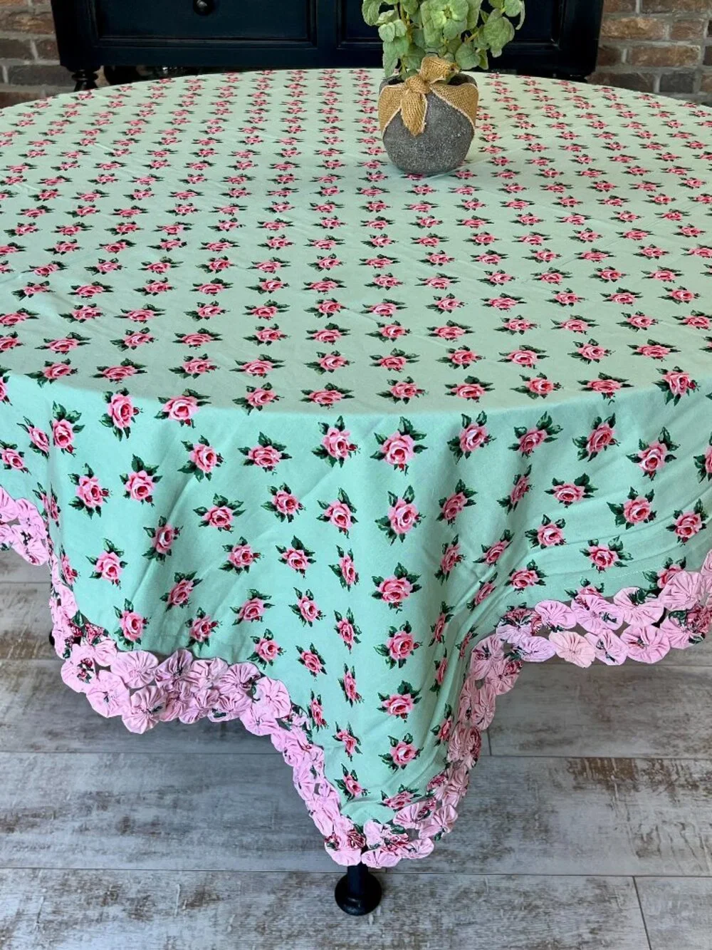 Two's Company Primrose YoYo Flowers Tablecloth